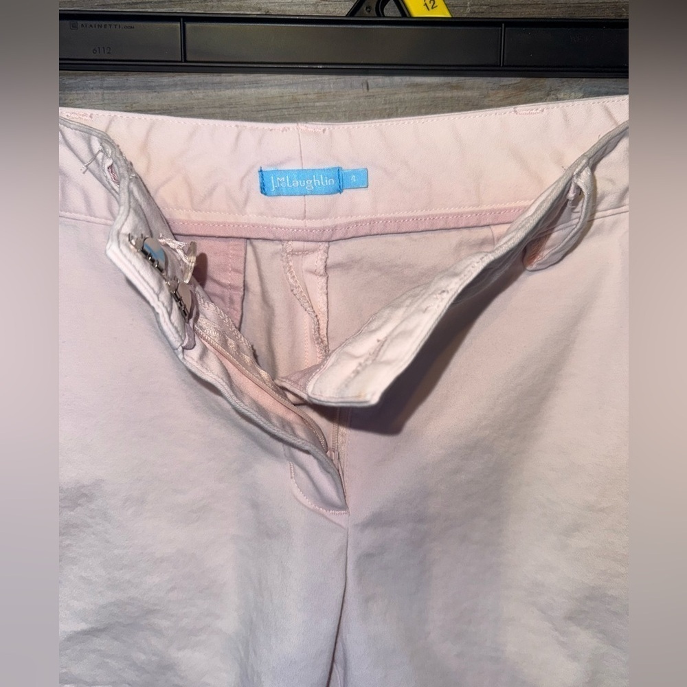 J McLaughlin solid petal short size 4 zip with hook eye closure - Picture 3 of 3